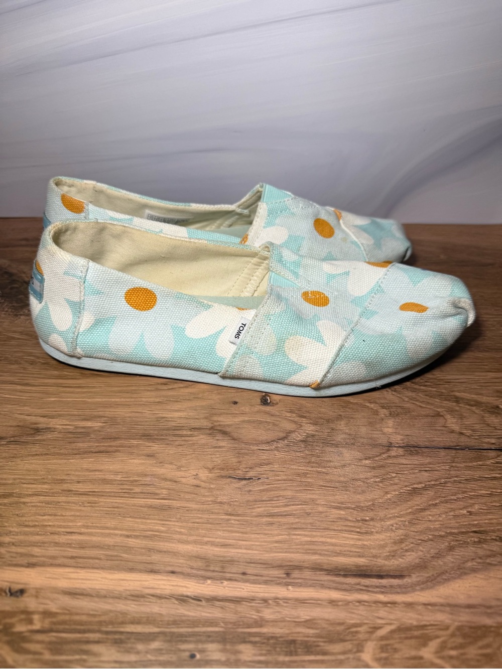 TOMS Alpargata Retro Floral Daisy Slip On Flats Blue White Women's Size 7.5